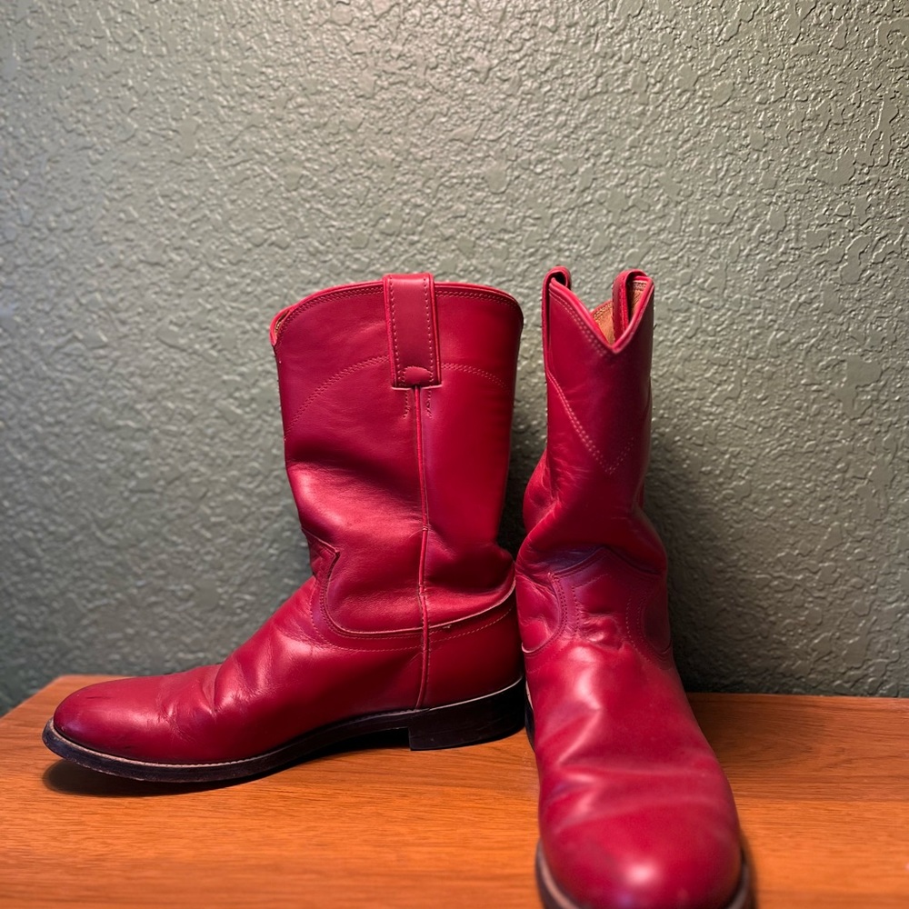Vintage red Justin cowboy boot for women